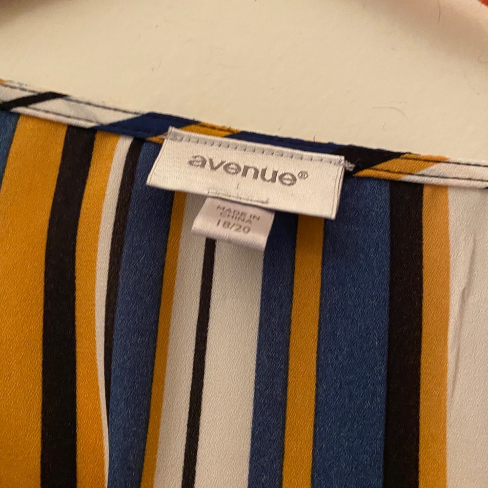 Blouse - Picture 2 of 2